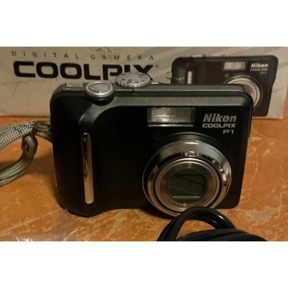 Nikon Coolpix P1 8MP Digital Camera Black 8.0 megpixels, 3.5x Zoom Lens Error